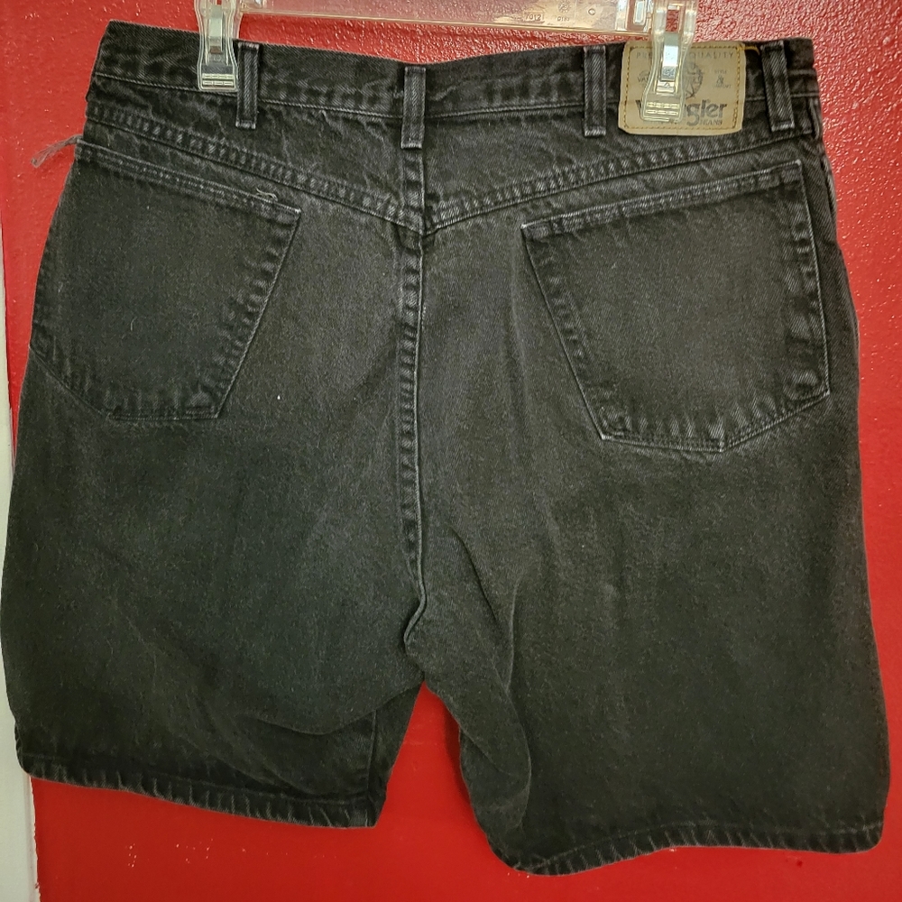 Men's Wrangler Black Size 38 Denim Shorts - Picture 2 of 6
